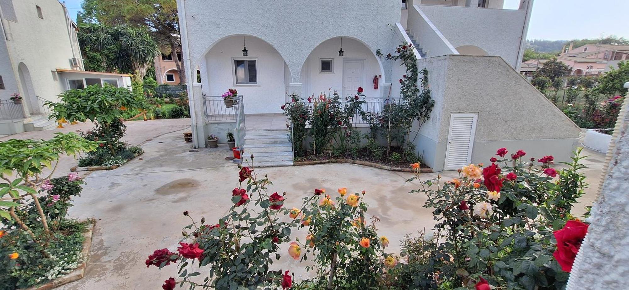 The Flower Garden Ipsos Esterno foto